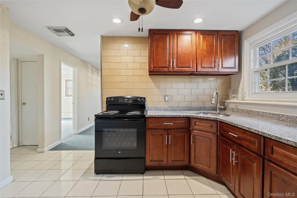 445 S Wellwood Avenue - Photo 10