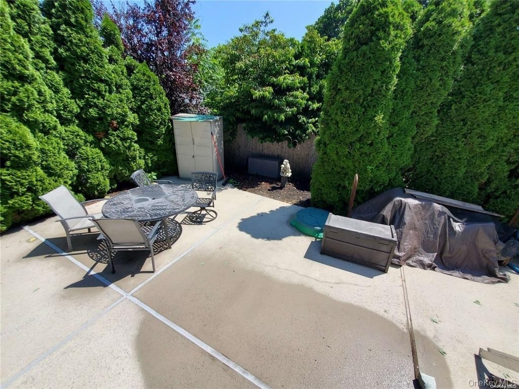 123 Maple Avenue - Photo 12