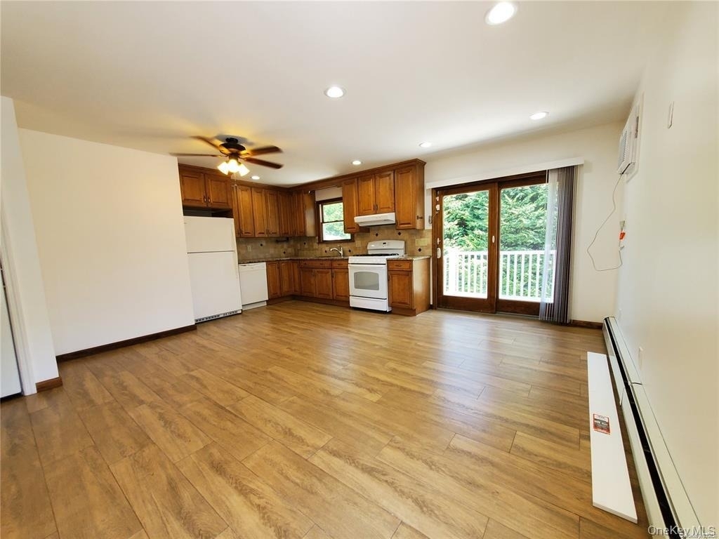 123 Maple Avenue - Photo 2