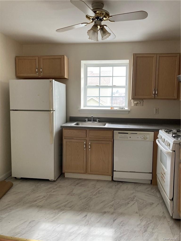 211 Mary Lou Avenue - Photo 3