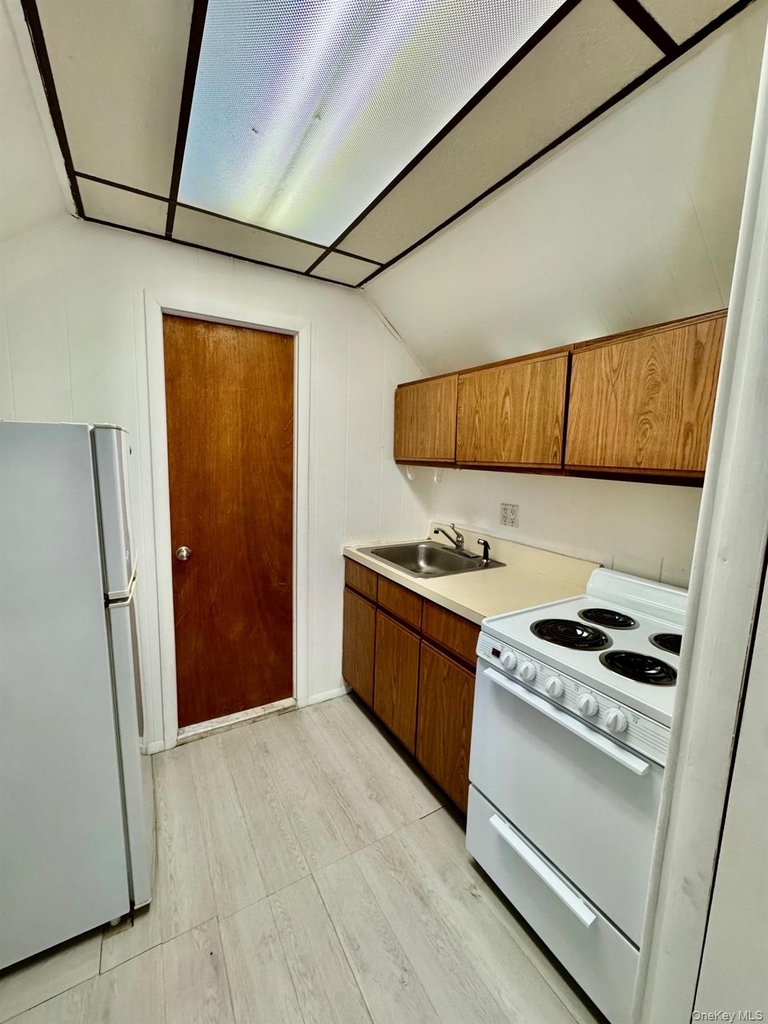 196-42 44th Avenue - Photo 5