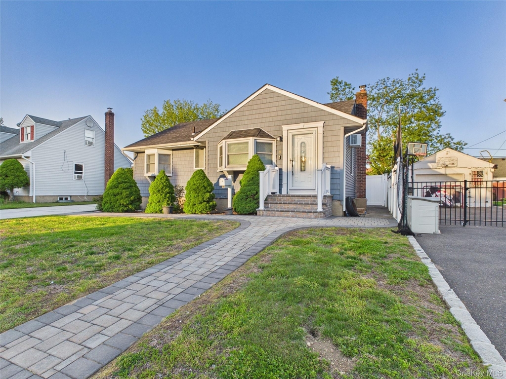 9 Ferndale Drive - Photo 1
