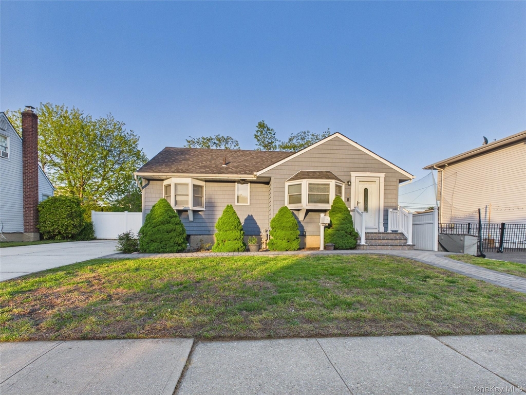 9 Ferndale Drive - Photo 0