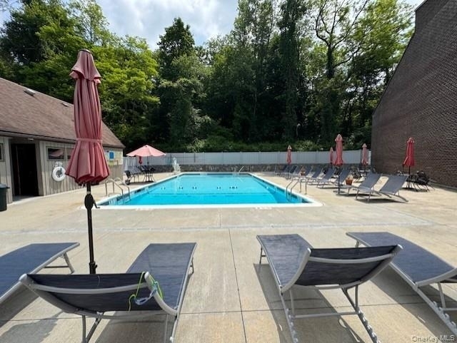 352 N Greeley Avenue - Photo 19