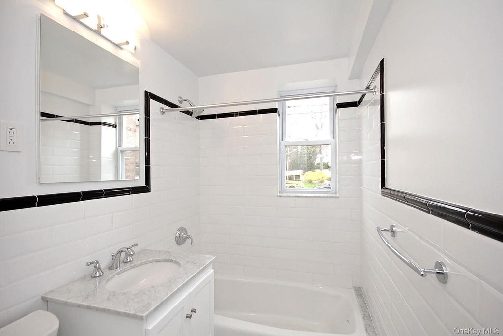 160 S Middle Neck Road - Photo 11