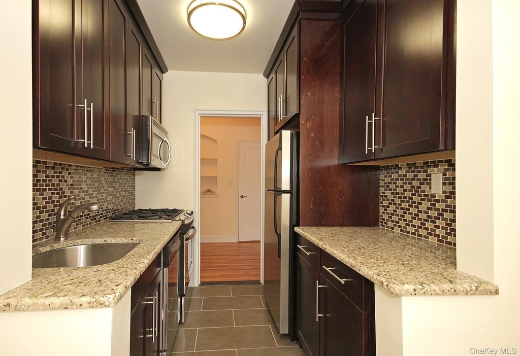 160 S Middle Neck Road - Photo 7