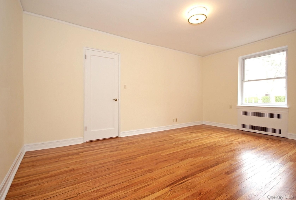 160 S Middle Neck Road - Photo 10