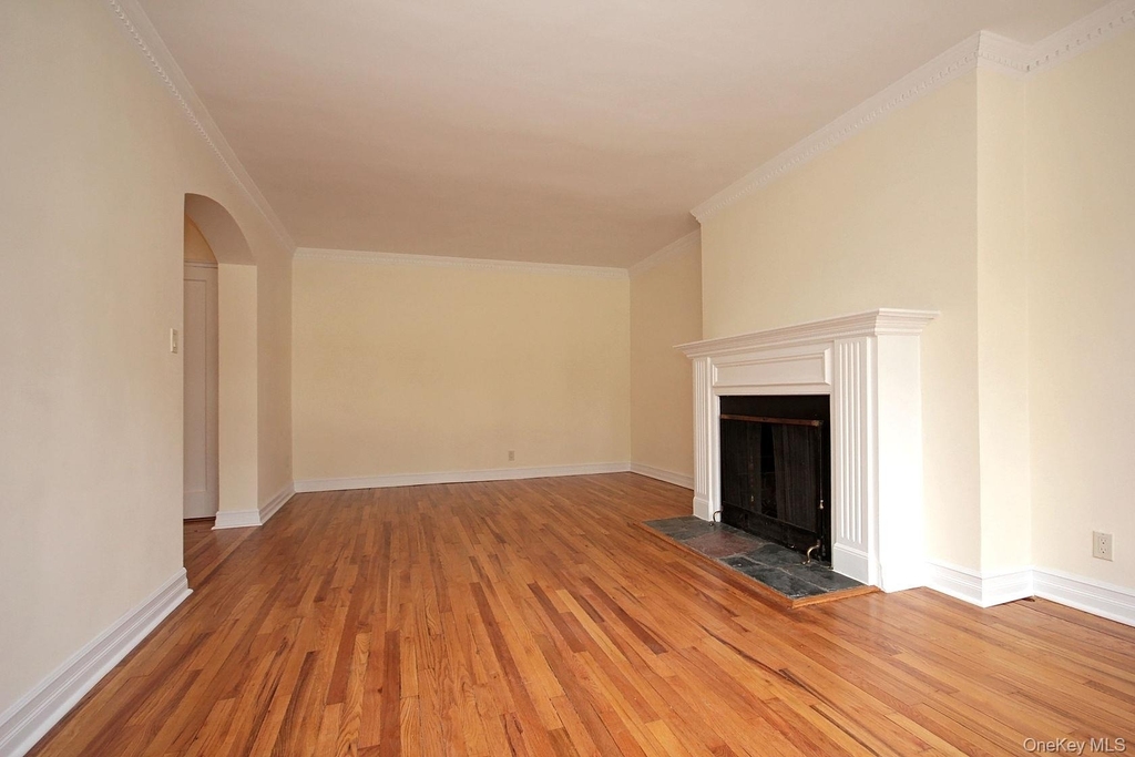 160 S Middle Neck Road - Photo 4