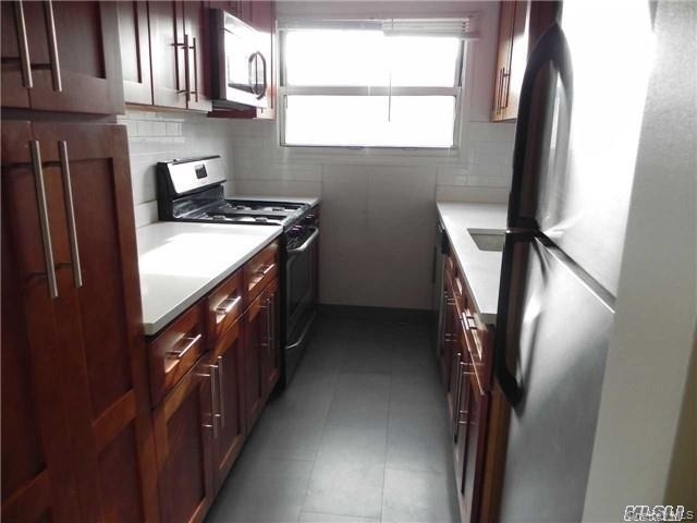 17 Schenck Avenue - Photo 1
