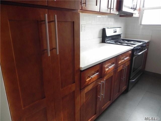 17 Schenck Avenue - Photo 2