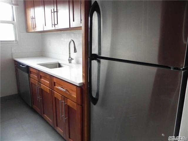 17 Schenck Avenue - Photo 3