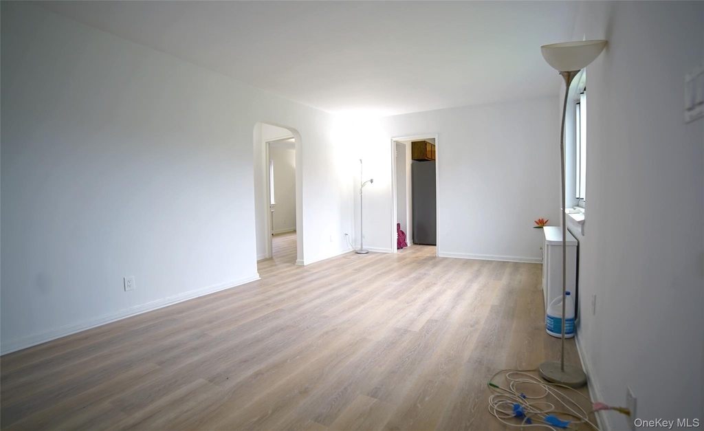 72-19 Little Neck Parkway - Photo 2