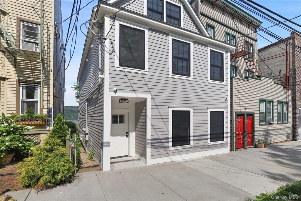 447 Warburton Avenue - Photo 15