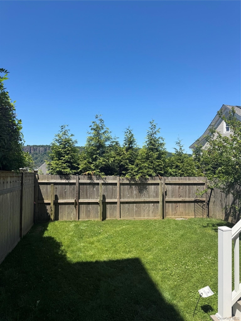 447 Warburton Avenue - Photo 14