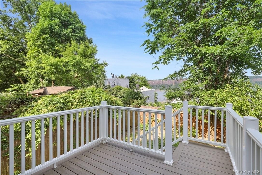 447 Warburton Avenue - Photo 13