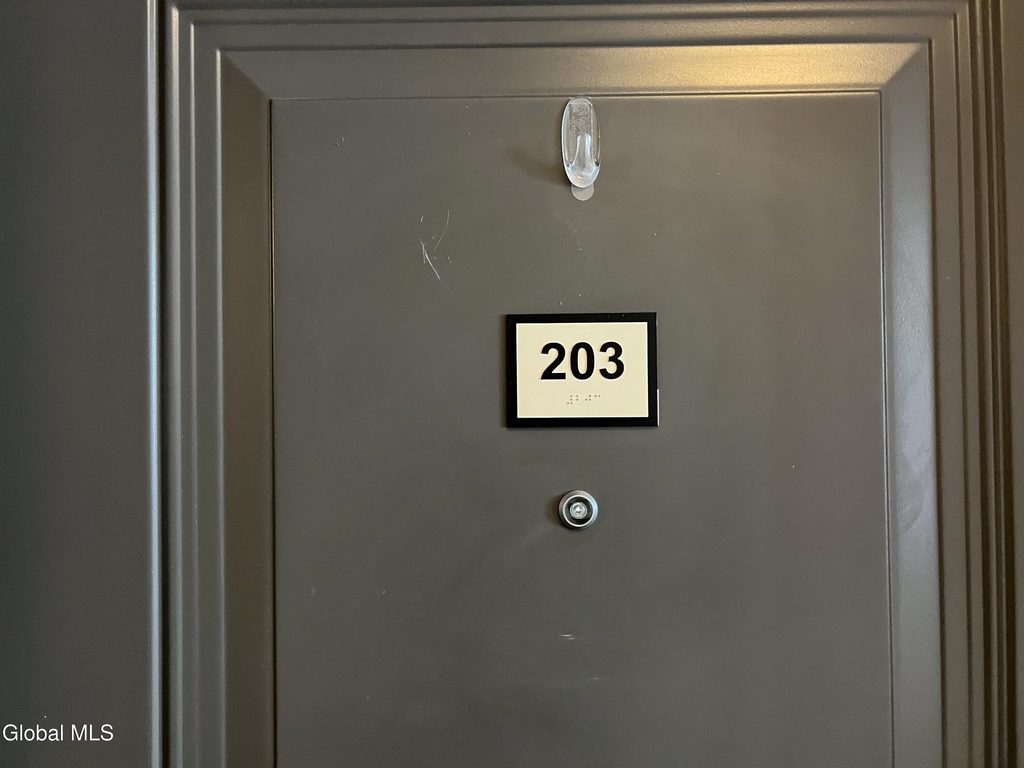 733 Broadway - Photo 3