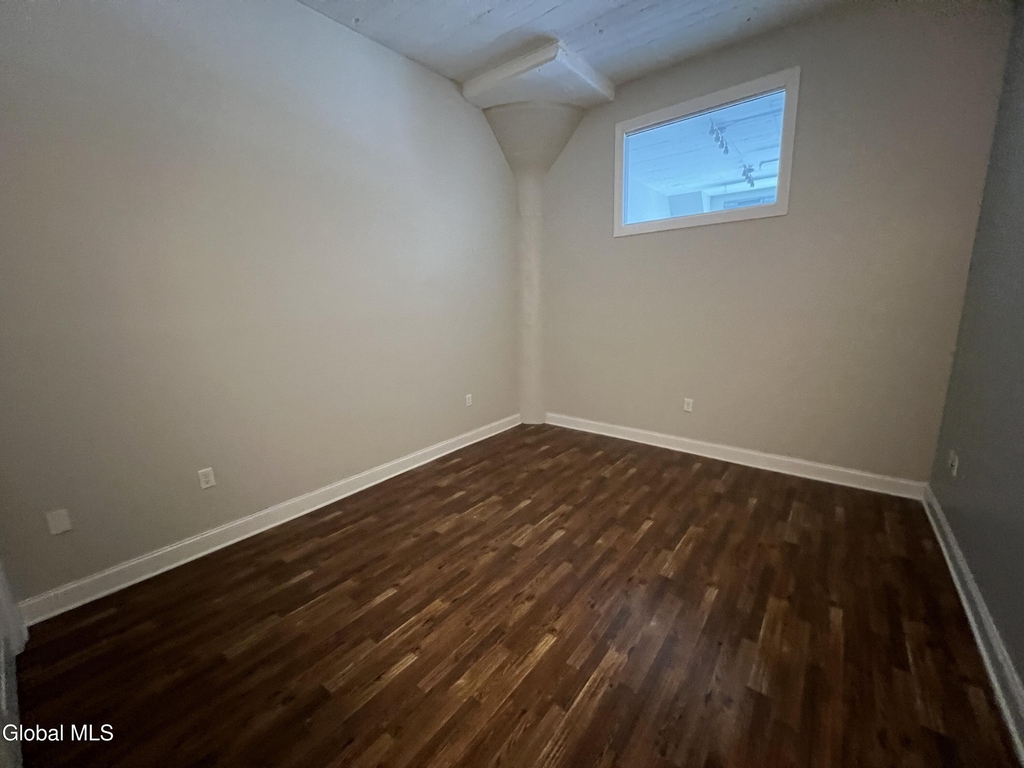 733 Broadway - Photo 15