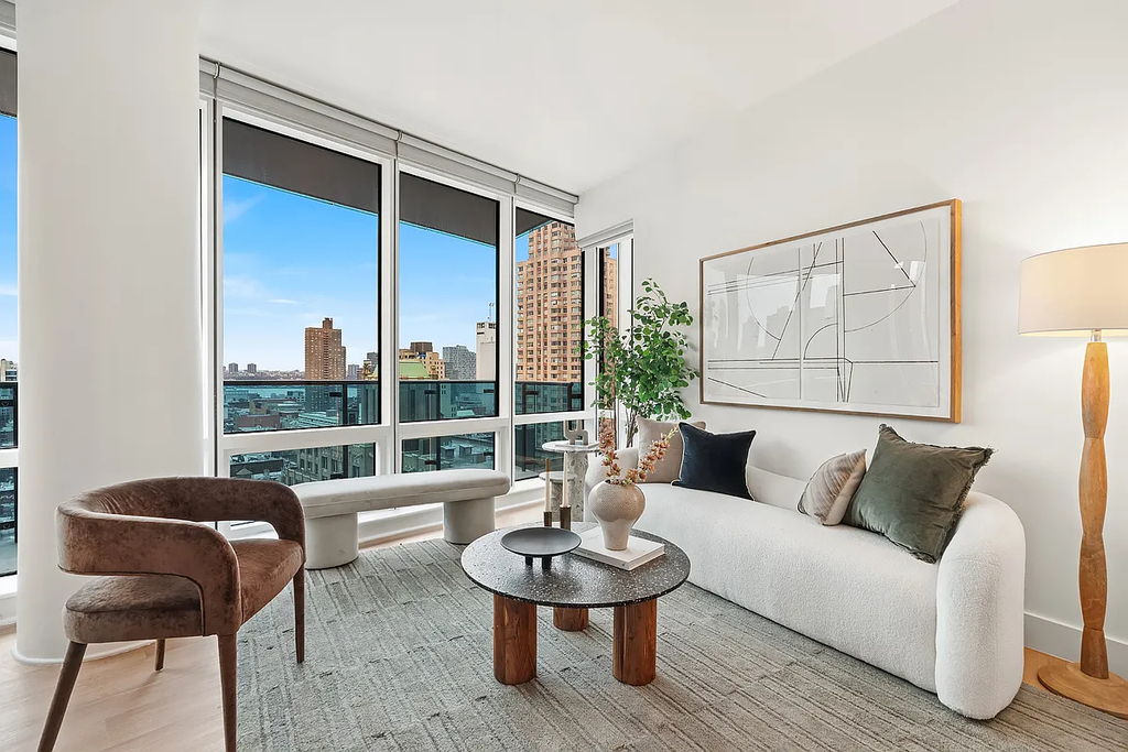 306 West 48th Street - Photo 1