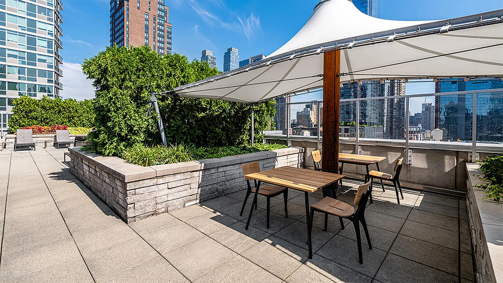 455 West 37th Street - Photo 9