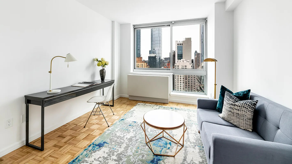455 West 37th Street - Photo 4