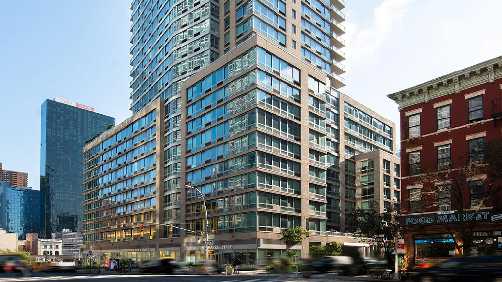 455 West 37th Street - Photo 10
