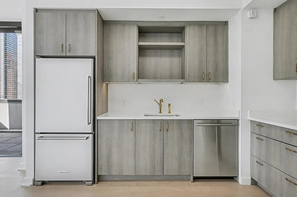 515 West 38th Street - Photo 6