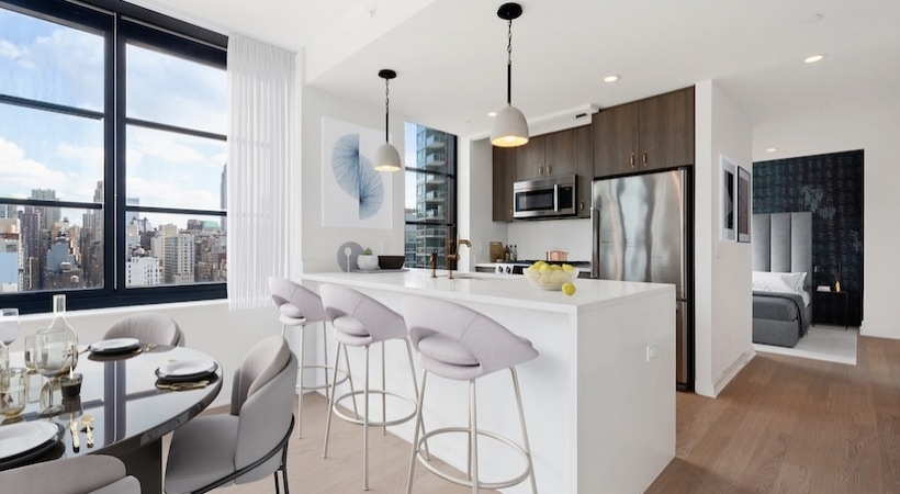 515 West 38th Street - Photo 1
