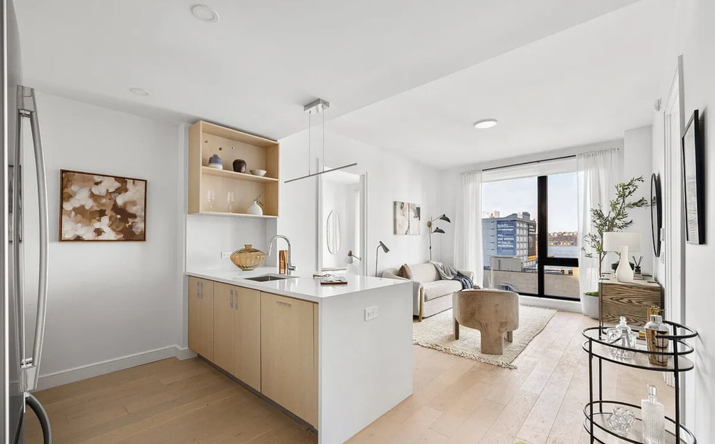 554 West 46th Street - Photo 3