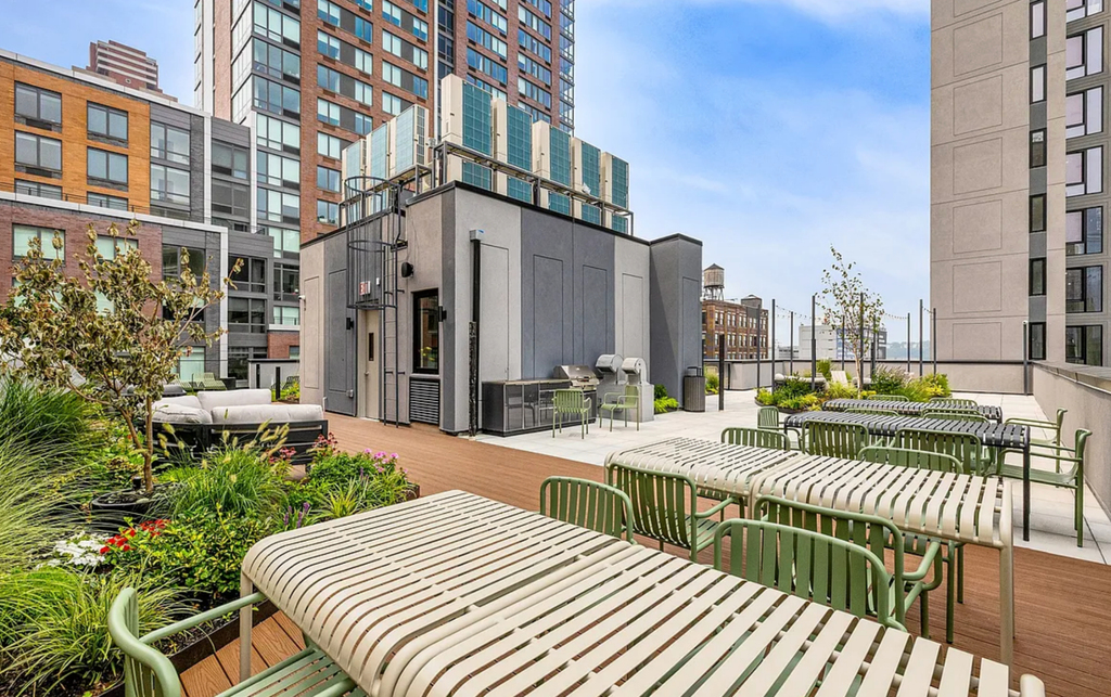 554 West 46th Street - Photo 8