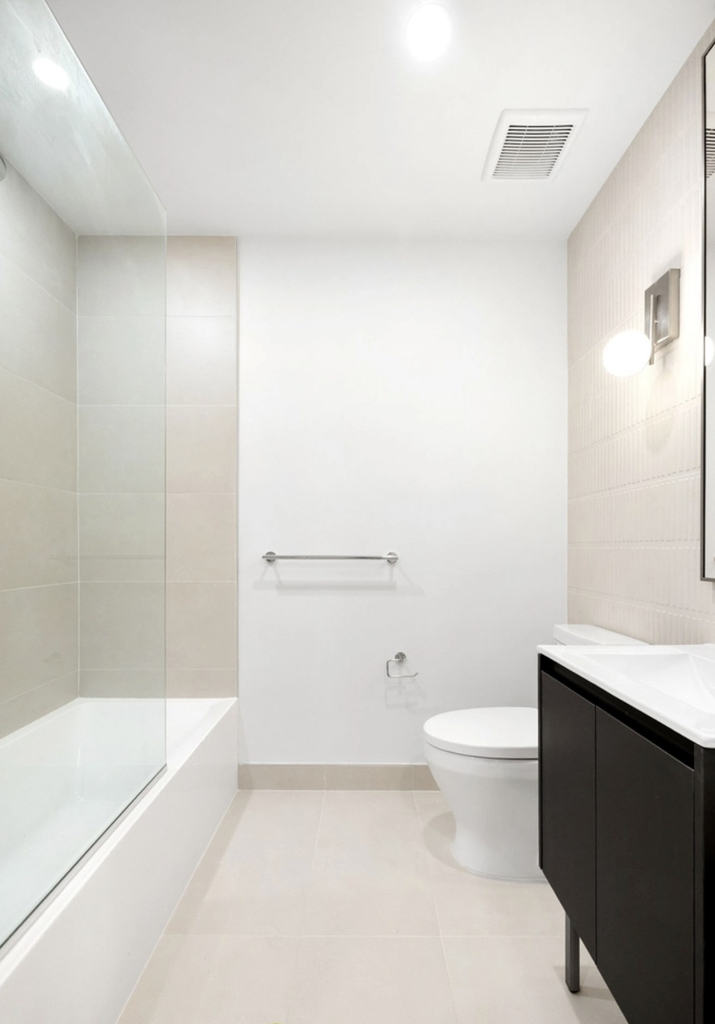 555 West 45th Street - Photo 7