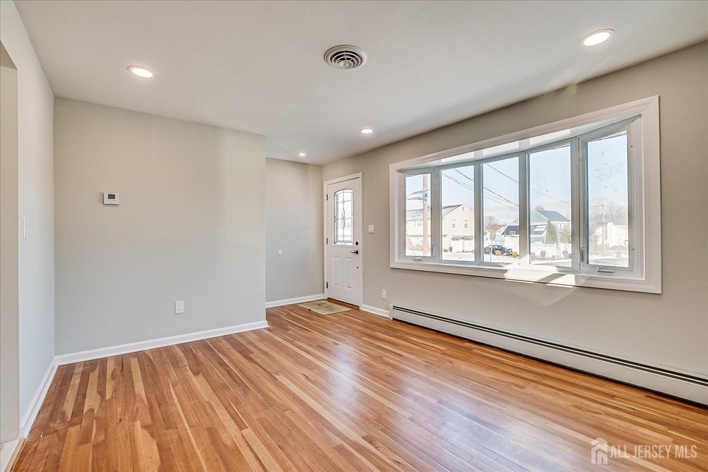 145 Somerset Avenue - Photo 2