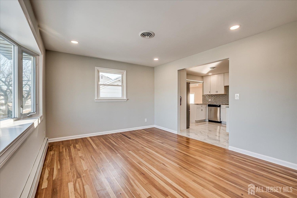 145 Somerset Avenue - Photo 1