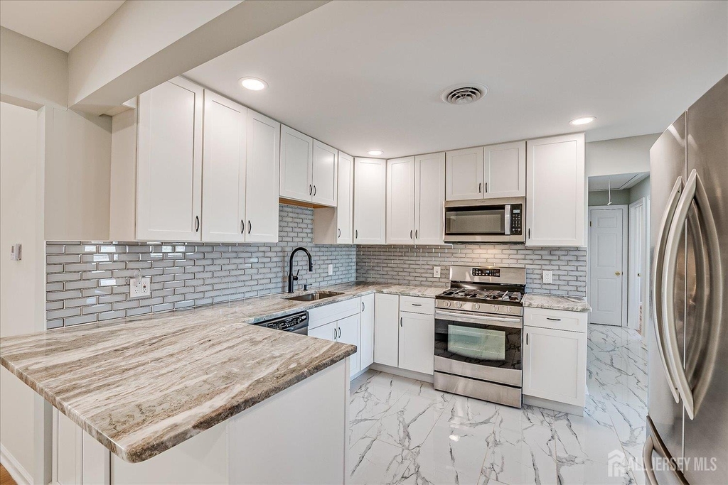 145 Somerset Avenue - Photo 6