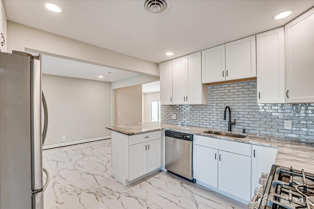 145 Somerset Avenue - Photo 5