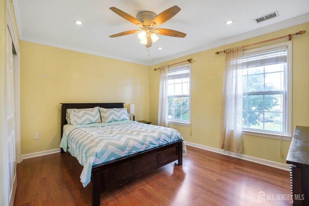 10 Crestwood Street - Photo 10