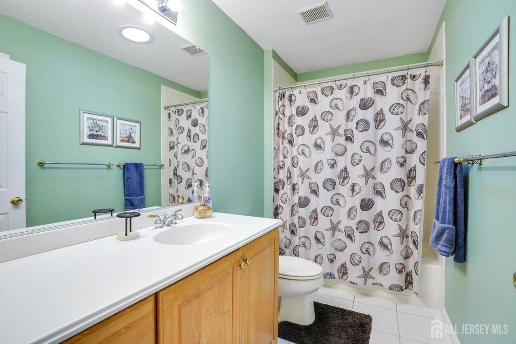 10 Crestwood Street - Photo 8