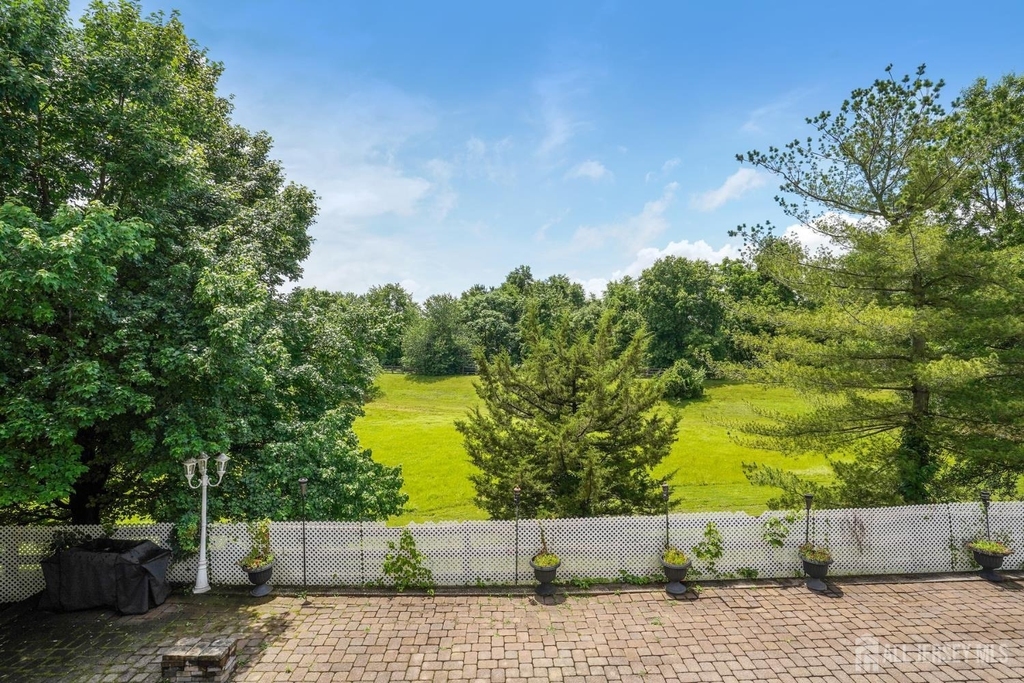 10 Crestwood Street - Photo 12