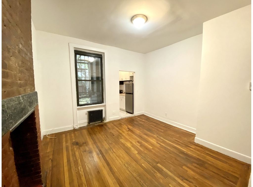 245 E 39th Street - Photo 1