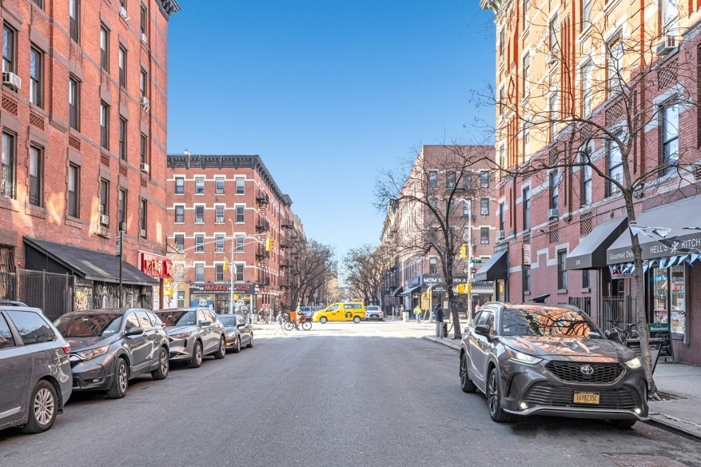 356 W 48th Street - Photo 11