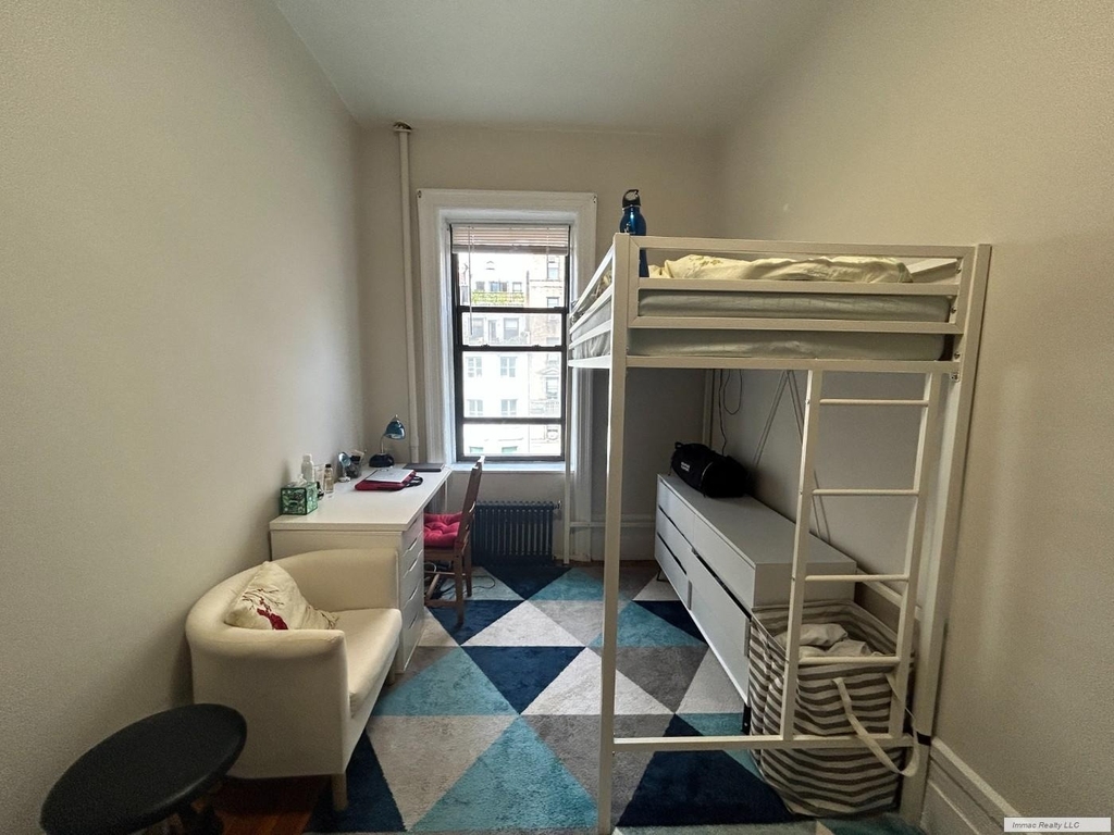 318 W 106th Street - Photo 2