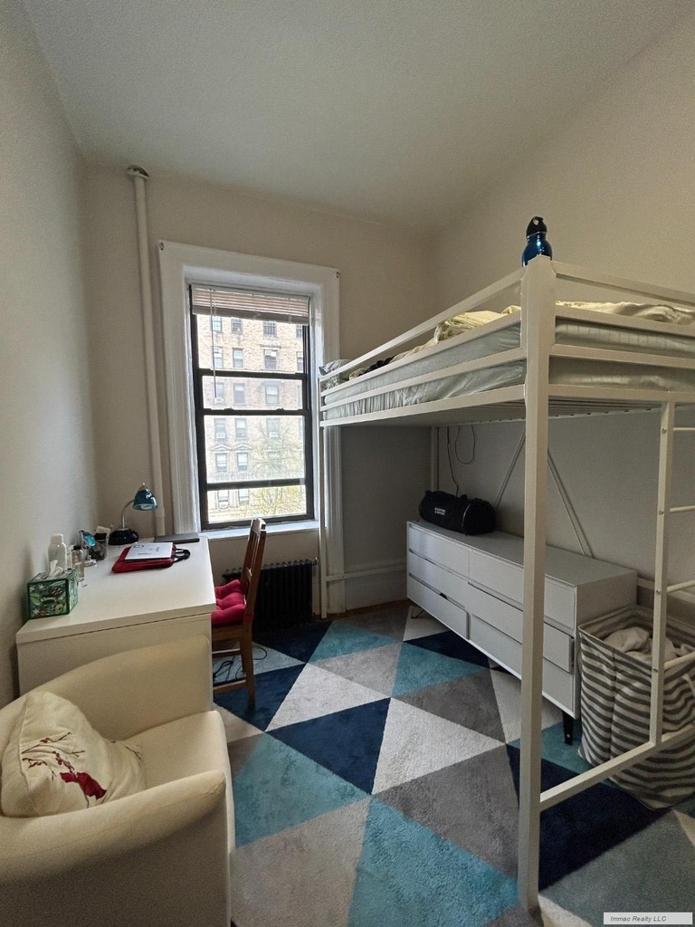 318 W 106th Street - Photo 1