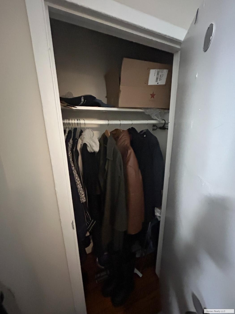 318 W 106th Street - Photo 7