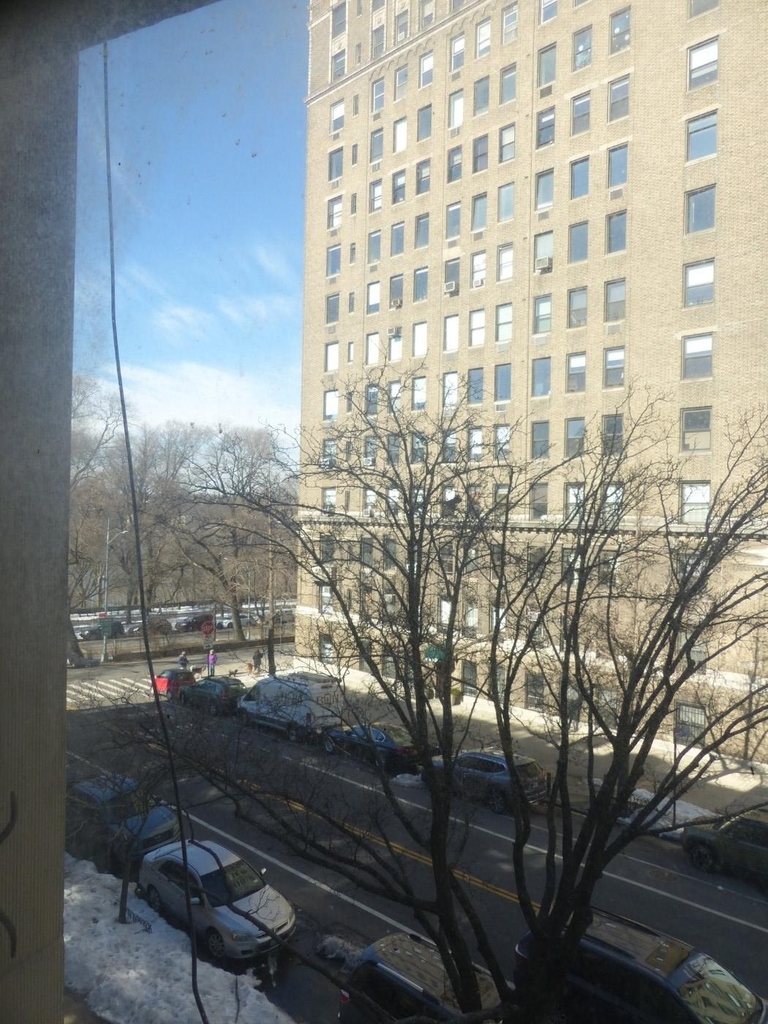 318 W 106th Street - Photo 9