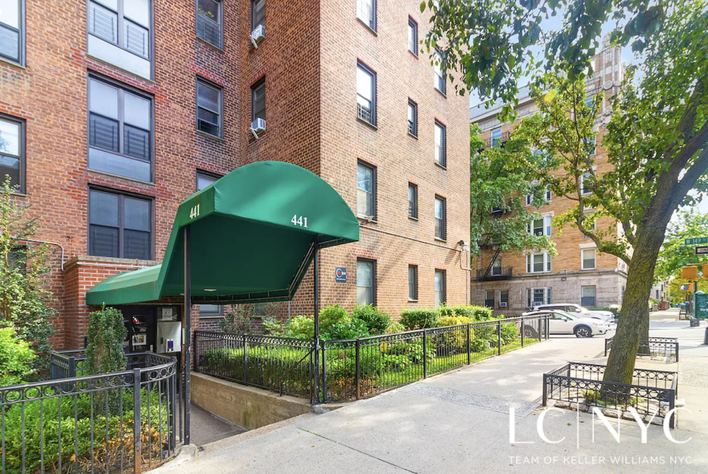 441 Convent Avenue - Photo 8
