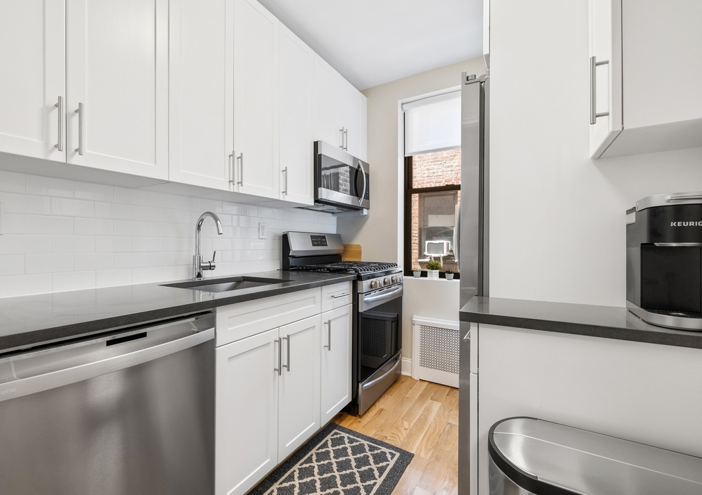 441 Convent Avenue - Photo 3