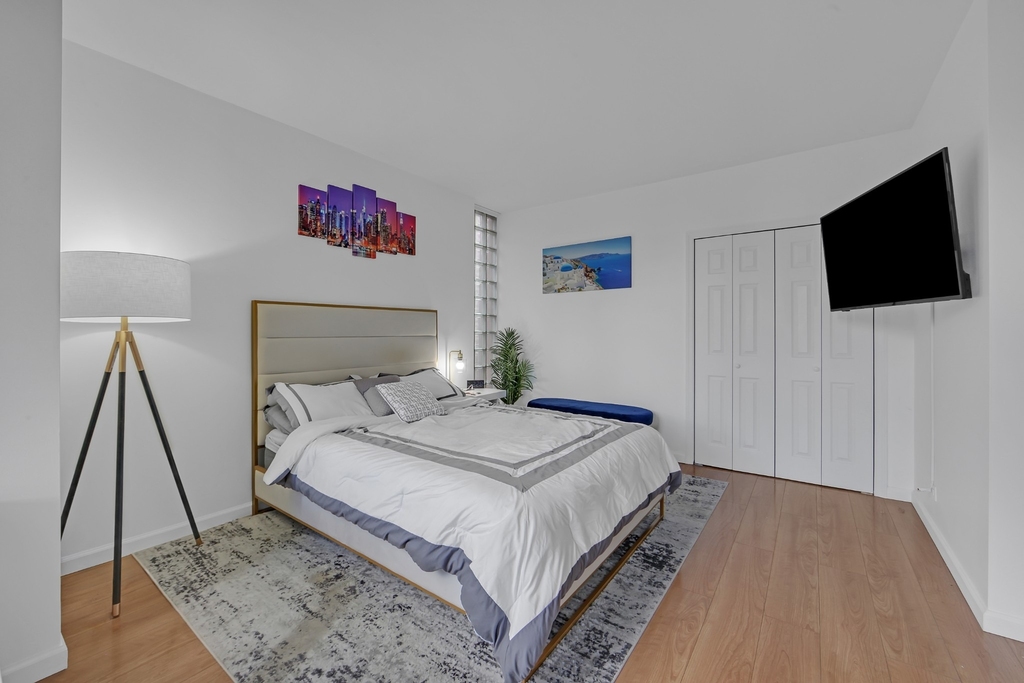 304 E 65th Street - Photo 7