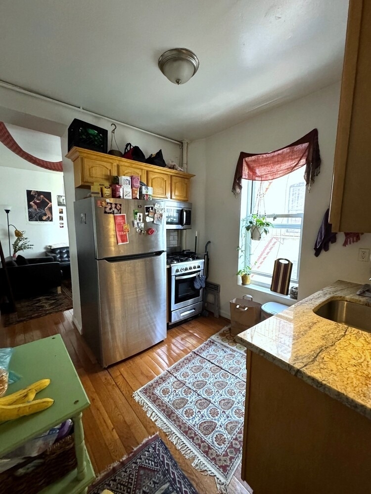 264 E 2nd Street - Photo 4