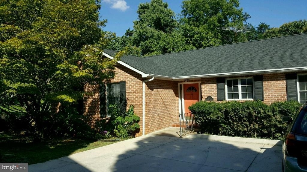 301 Gilmore Street - Photo 0