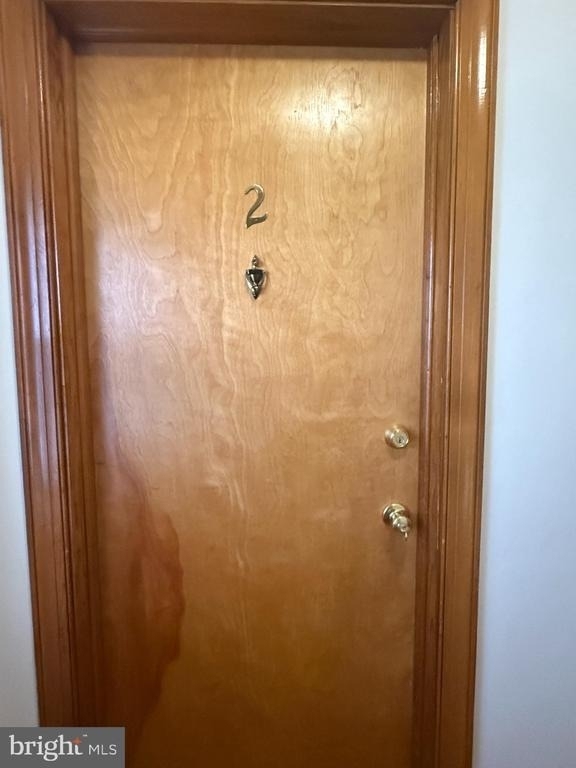 320 N Royal Avenue - Photo 3