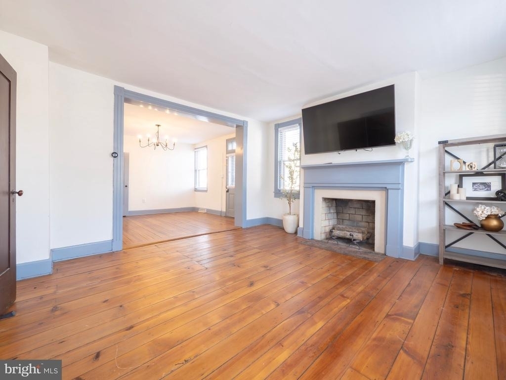 703 S Loudoun Street - Photo 4